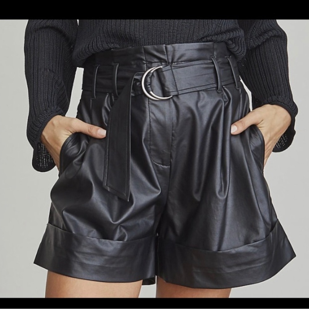 Elizabeth & James Faux leather paperbag shorts, sz8